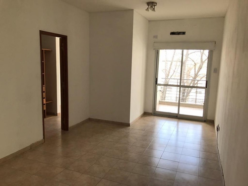 Imagen 4 de 11 de Depto 1 Dormitorio Con Cochera En Venta