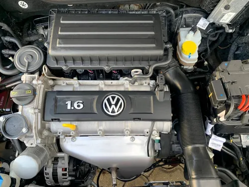 Volkswagen Polo 1.6 Comfortline Plus Mt