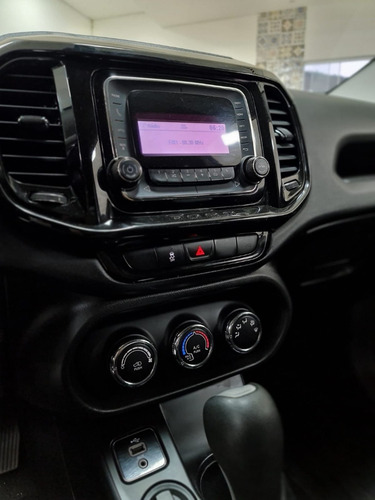 Imagem 8 de 12 de Fiat Toro Freedom 1.8 At6 Flex