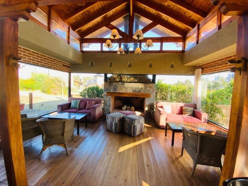 Venta De Vivienda Con Casa De Té En Villa General Belgrano - Inv0035