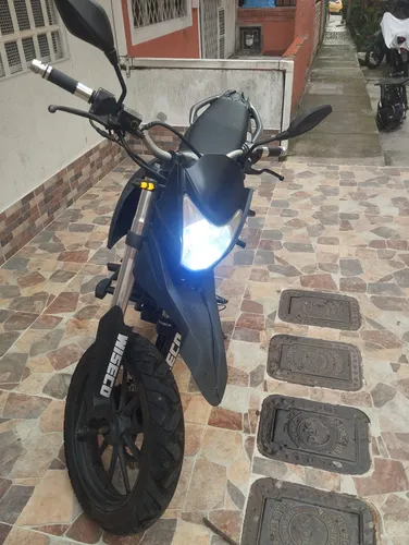 Moto Ttx 200 Color Negro , Con 6 Cambios