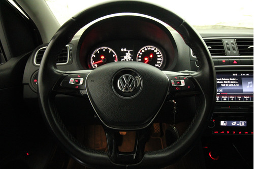 Volkswagen Vento 1.6 Confortline Mt