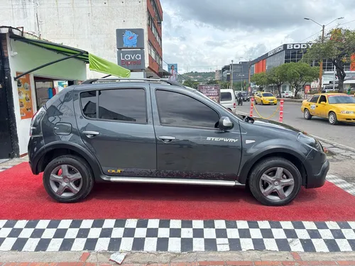 Renault Sandero Stepway Dynamique 1.6 Mt