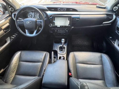 Toyota Hilux 2.8 D-4D TURBO DIESEL CD SRX 4X4 AUTOMÁTICO