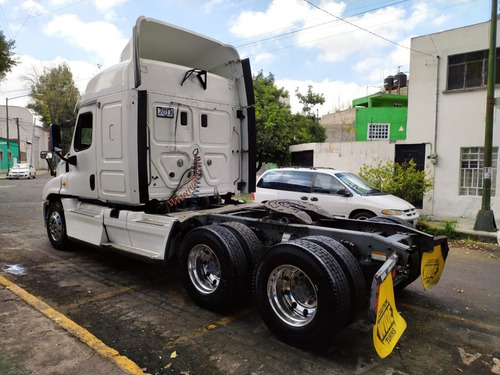 Imagen 11 de 14 de Tractocamion Freightliner Cascadia 2013