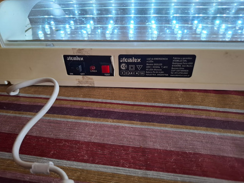 Luz De Emergencia Atomlux 2020led Poca Bateria Blanco