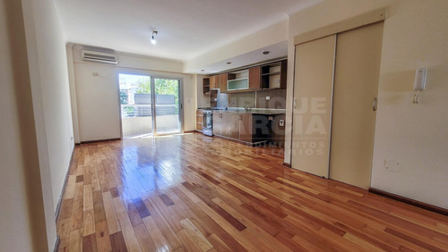 Imagen 3 de 16 de Venta 2 Ambientes Al Frente Balcon Ceretti 2342 Urquiza