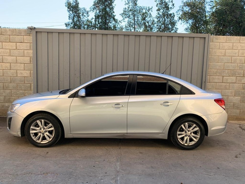 Imagen 2 de 9 de Chevrolet Cruze Lt