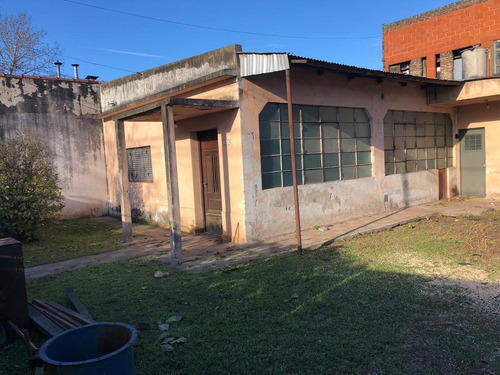 Imagen 3 de 9 de Venta - Galpon Casa - José C. Paz