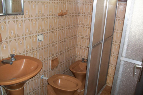 Imagem 10 de 10 de Apartamento Sobre Loja , Lado Praia , Na Avenida Principal