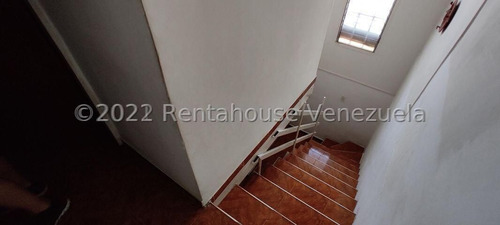 Imagen 3 de 11 de Casa En Venta En Santa Rita Maracay Aragua 22-25817 Irrr