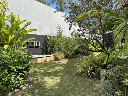 Josefina Toledo: Hermosa Casa En Venta En Guataparo Country Club, 980m², Pisos En Mármol, Pozo Y Planta, Caney, Parrillera, Bellas Áreas Verdes, Alta Seguridad, 219257