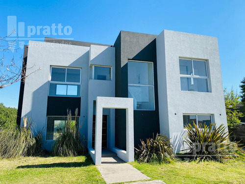 Casa En Venta De 3 Dormitorios En San Marco