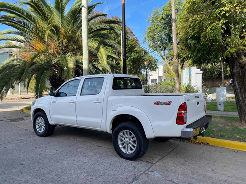 Toyota Hilux 3.0 Cd Srv Cuero 4x4 5at - A4 2014