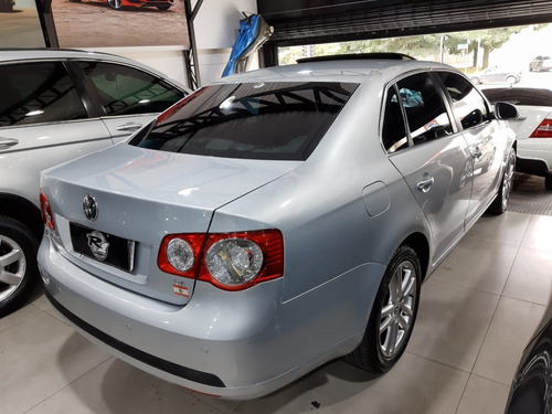 Volkswagen Jetta 2.5 I 20v 170cv Gasolina 4p Tiptronic