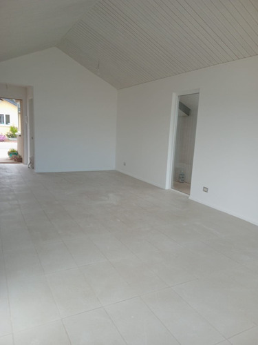 Arriendo Espléndida Casa En Condominio 3d/2b/3e, Limache.