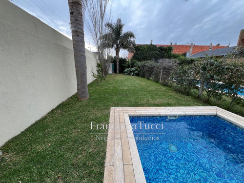 Casa Tipo Duplex En Venta 4 Ambientes Ituzaingó