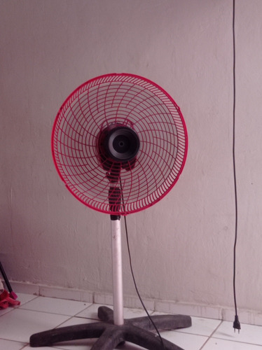 Ventilador Bom ,forte,marca Boa