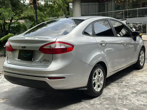 Ford Fiesta 1.6 Sportback Se Mecánica