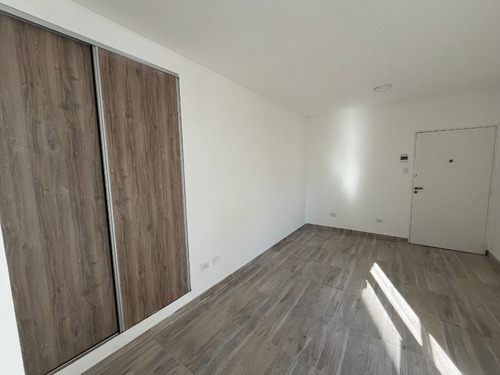 Dueño Directo Vende, Monoambiente Super Luminoso Hecho A Nuevo Sin Comision Inmobiliaria