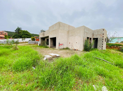 Casa / Construção De Alto Padrão