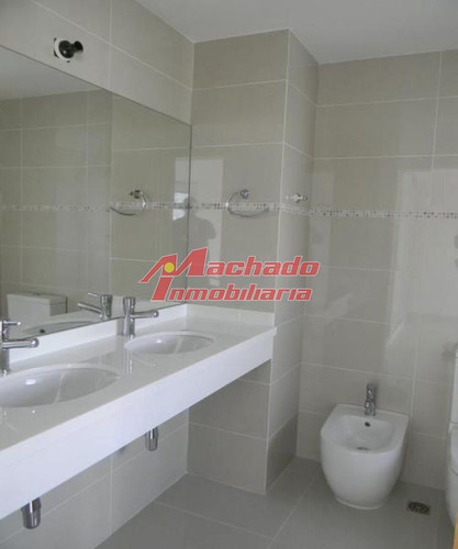 Imagen 6 de 15 de Apartamento En Venta Playa Mansa 3 Dormitorios