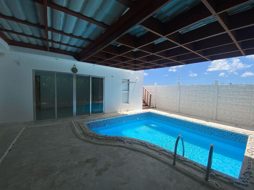 Casa En Venta En Residencial Primaveral 2 Bávaro, 255m2