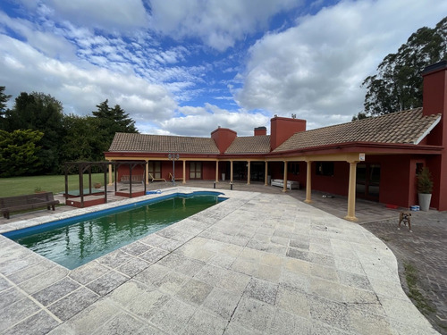 Excelente Casa Quinta- Barrio Esteban Echeverria