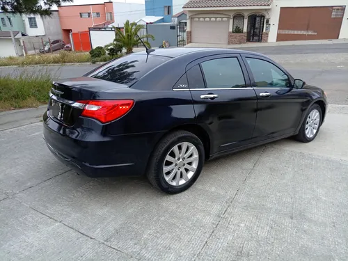 Chrysler 200