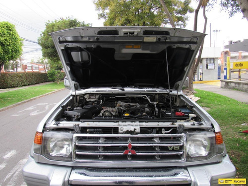 Imagen 12 de 25 de Mitsubishi Montero 3.0 V13 4x4
