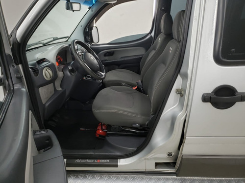 Imagem 10 de 15 de Fiat Doblò Adventure 1.8 Flex 2009 2010 Adventure Locker