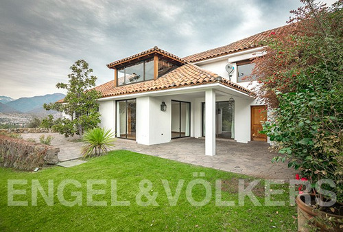 Casa Remodelada Con Espectacular Vista En Golf Lomas