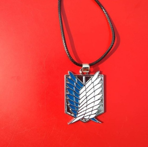 Imagen 2 de 3 de Collares De Attack On Titan (shingeki No Kyojin) (nuevos)