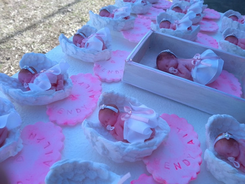 Souvenir Bebé Colita Dormido Con Nombre Porcelana Fría X10 U