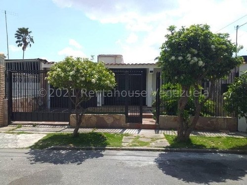 Imagen 21 de 30 de Casa En Venta En Barquisimeto. Zona Centro, Selena Pacheco Tlf. 04245197639. Cód. 21-19623. Lara, Venezuela