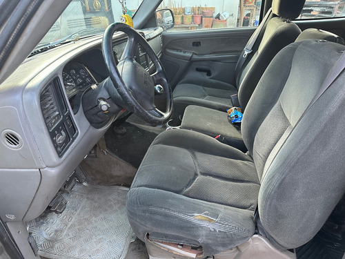 GMC Sierra 5.3 Cabina Regular Paq A 4x2 Mt