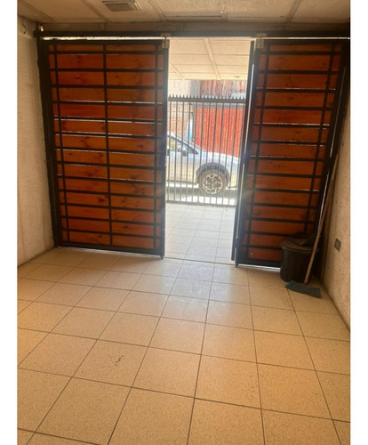 Cómoda Casa En Lo Espejo