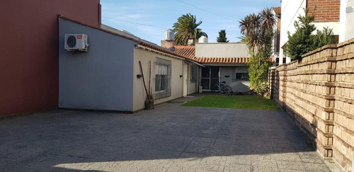 Casa  En Venta En Haedo, Morón, G.b.a. Zona Oeste