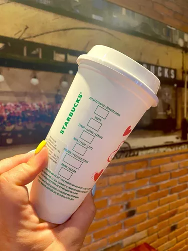 Starbucks se llena de amor y color con nuevo vaso de colección
