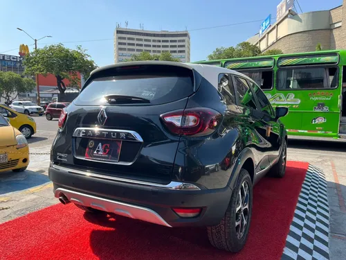 Renault Captur INTENS 2.0 AT