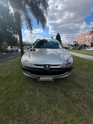 Peugeot 206 1.6 Sw Xt Premium