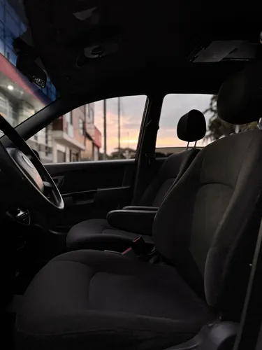 Kia Carens 2.0 Lx 7 Cool