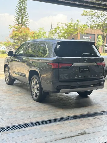Toyota Sequoia 3.4 V6 Capstone