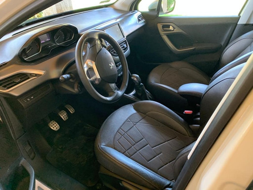 Peugeot 208 Feline 208 Pack Cuir