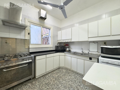 Casa Venta En Vicente López 7 Ambientes Jardín