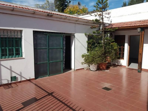 Imagen 3 de 24 de Se Vende Casa De 3 Dormitorios Con Cochera. Muy Buena Ubicacion