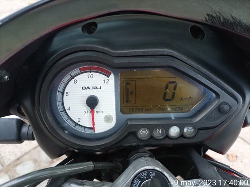 Bajaj Rouser 200 2010