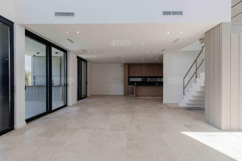 Casa En Venta En El Yacht, Nordelta, Tigre