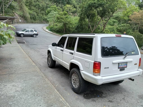 Imagen 4 de 11 de Jeep Cherokee