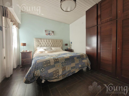 Imagen 7 de 22 de Venta Ph En Bernal Centro ! Excelente Estado . 3 Ambientes Con Patio